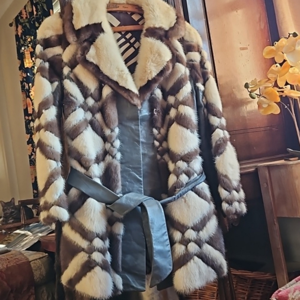 ♥️HP Authentic Vintage MINK  Leather accents EUC Almost New Condition
